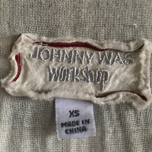 Johnny Was Workshop button down blouse. - Picture 2 of 9